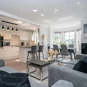  Apartment Luxury 2bed 2bath Flat In City Centre- Free Parking! United Kingdom